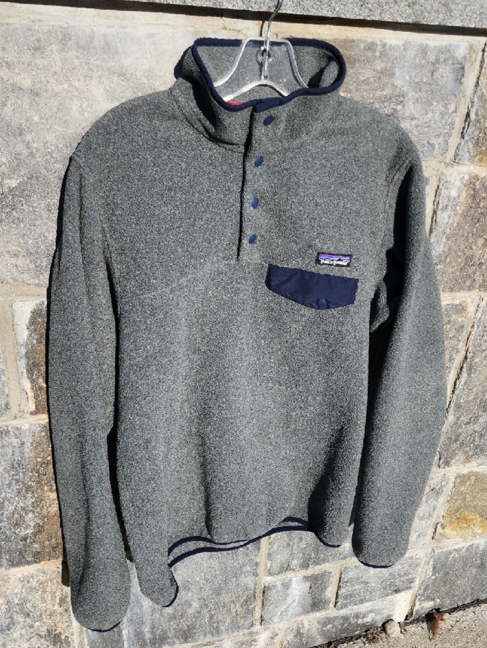 Patagonia Synchilla Snap-T Gray Fleece Pullover with Navy Accents Medium